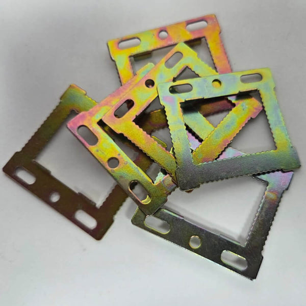 Flat-on-the-wall'-hanger